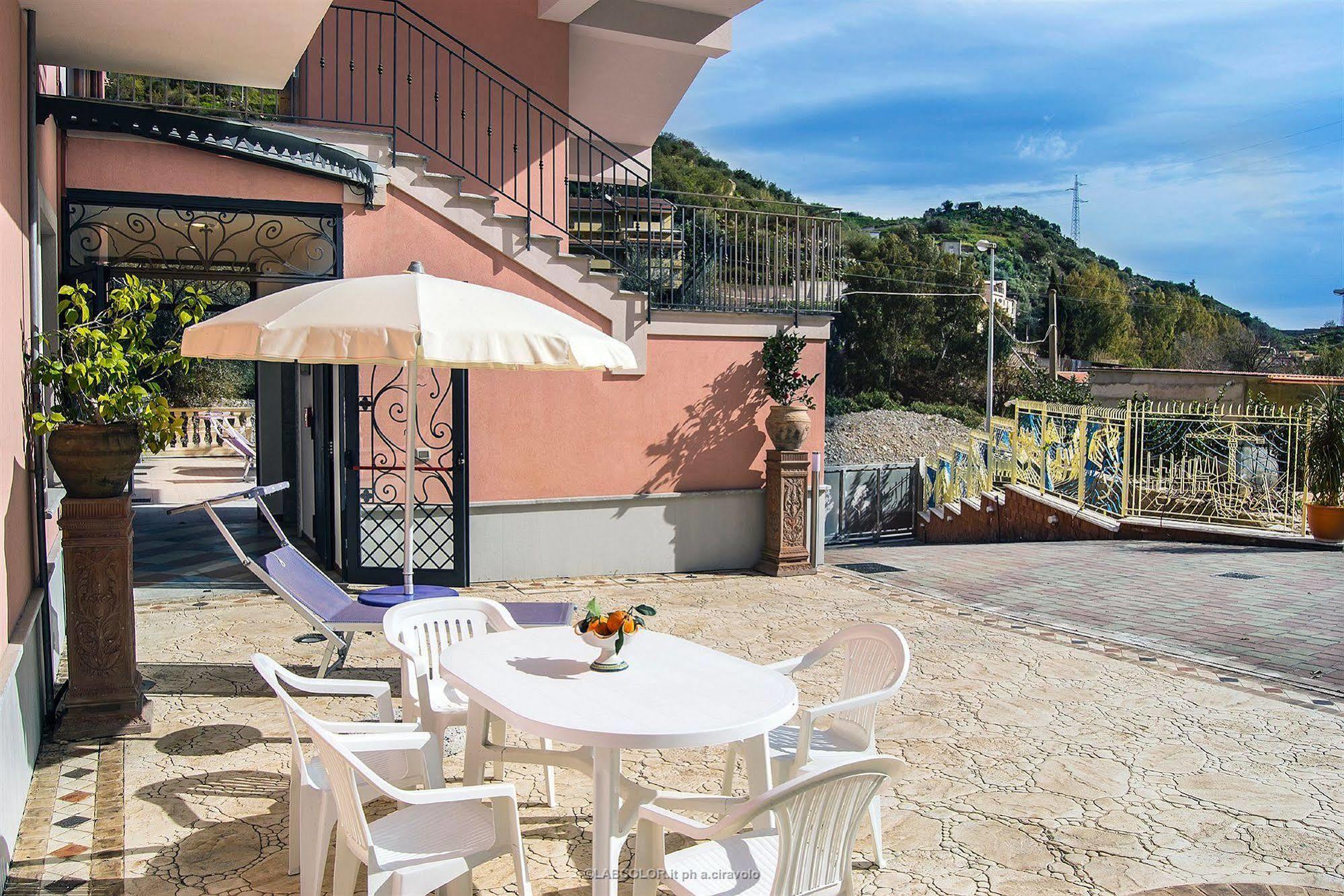 Residence Villa Mare Taormina Letojanni Exterior foto